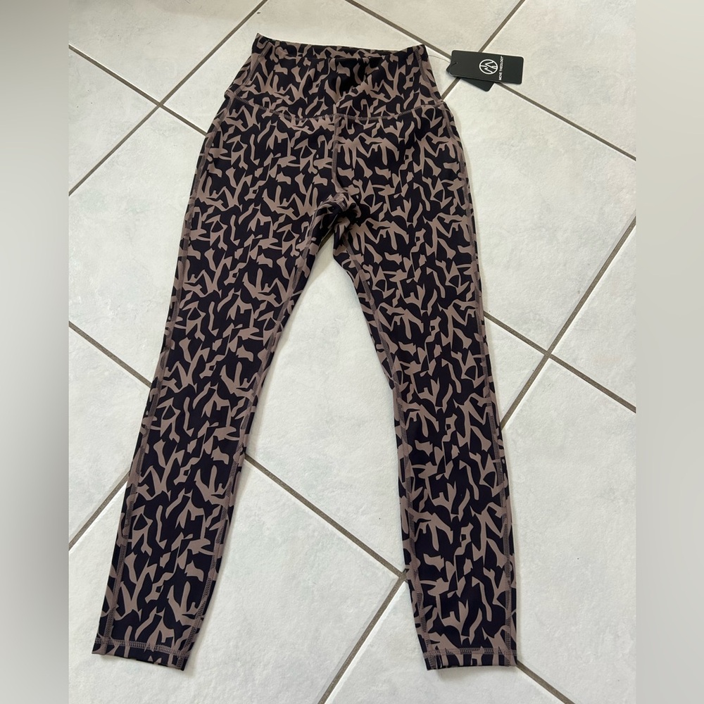 Move Theoloy Black and Tan Patterned Leggings